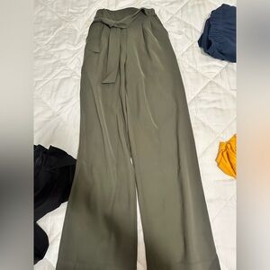 Lululemon Noir Pant